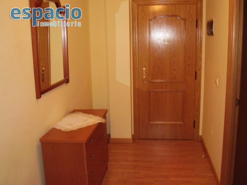 3 soveværelse Lejlighed til salg i Ponferrada med garage - € 150.000 (Ref: 2733792)