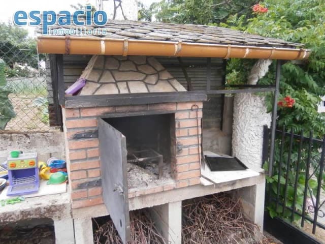 3 soveværelse Villa til salg i Ponferrada med garage - € 292.000 (Ref: 2733810)