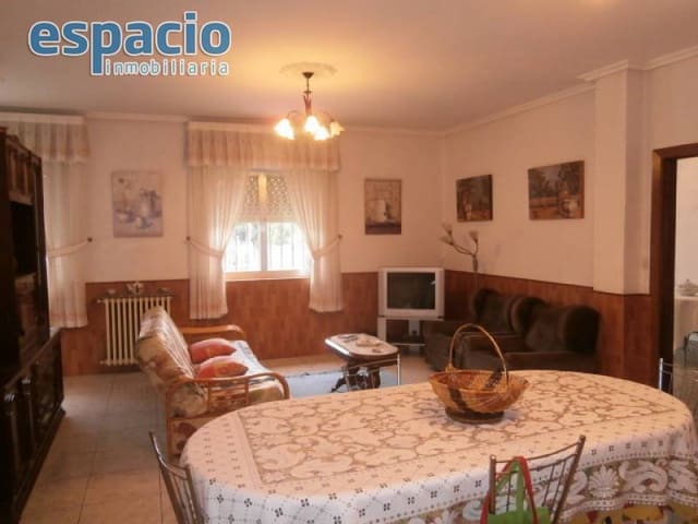 3 soveværelse Villa til salg i Ponferrada med garage - € 292.000 (Ref: 2733810)