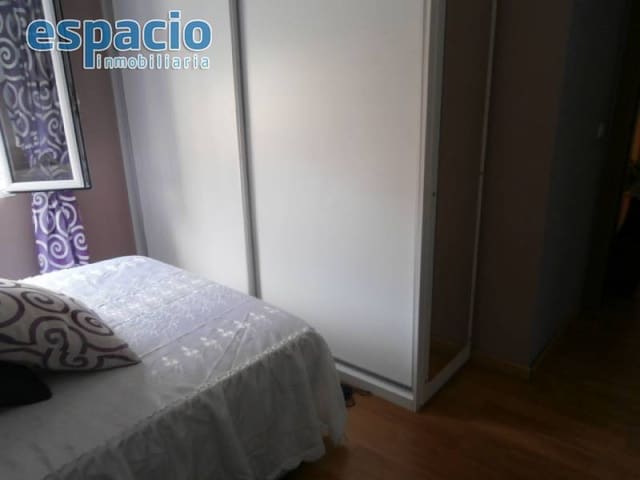 2 soveværelse Lejlighed til salg i Ponferrada - € 70.000 (Ref: 2733814)