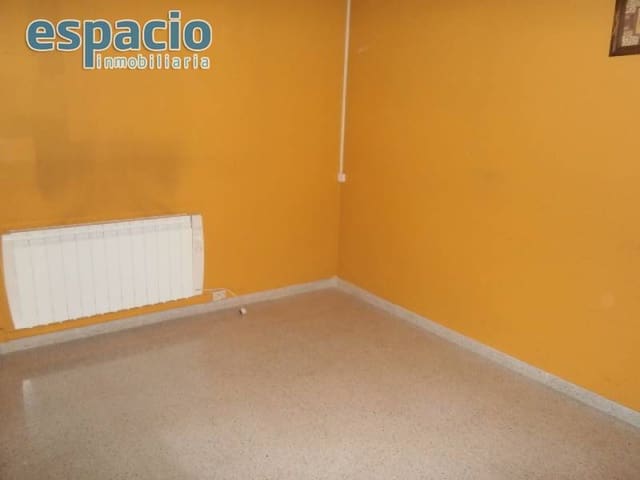 Commercieel te huur in Ponferrada - € 700 (Ref: 2733817)