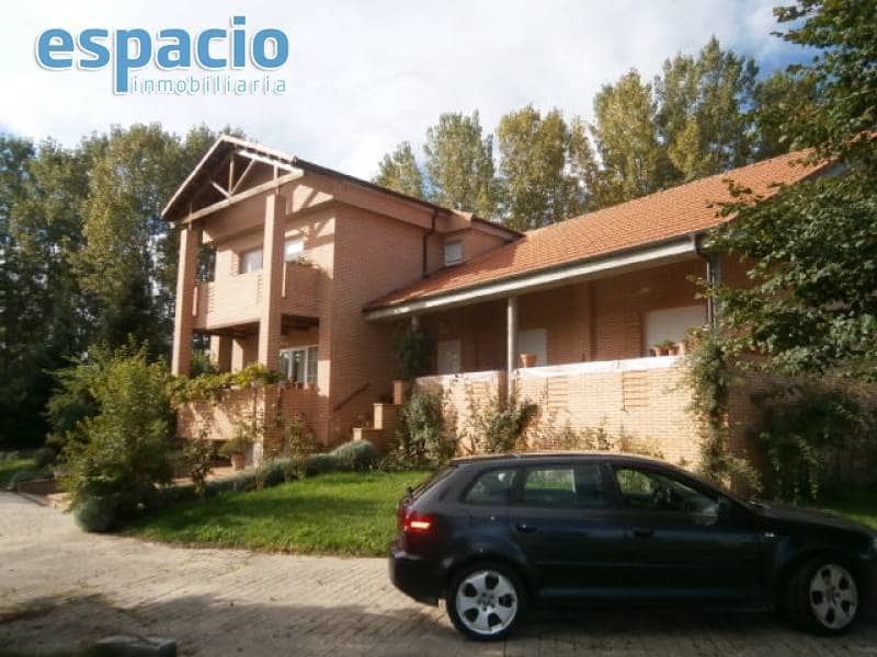 5 soveværelse Villa til salg i Carracedelo med garage - € 460.000 (Ref: 2733832)