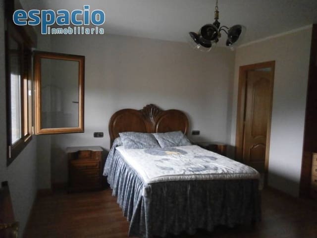 5 soveværelse Villa til salg i Dehesas, Ponferrada med garage - € 680.000 (Ref: 2733871)