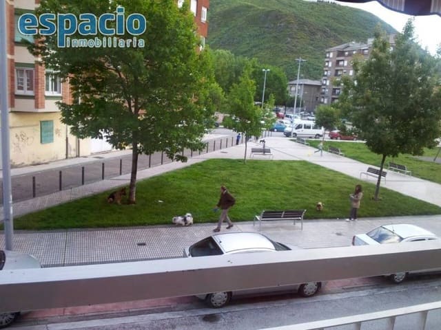 Kommersiell til salgs i Ponferrada - € 105 000 (Ref: 2733892)