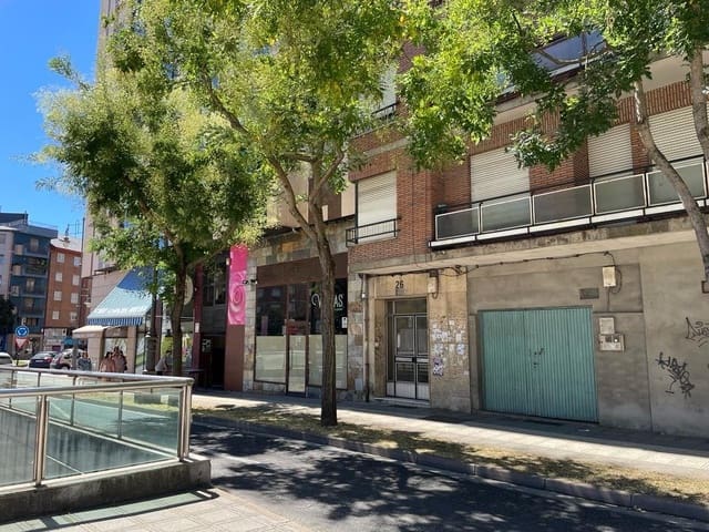 Erhverv til leje i Ponferrada - € 600 (Ref: 2733893)