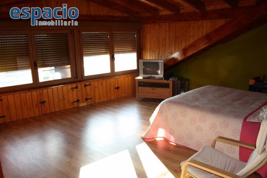 4 soveværelse Villa til salg i Puente de Domingo Florez - € 70.000 (Ref: 2733895)