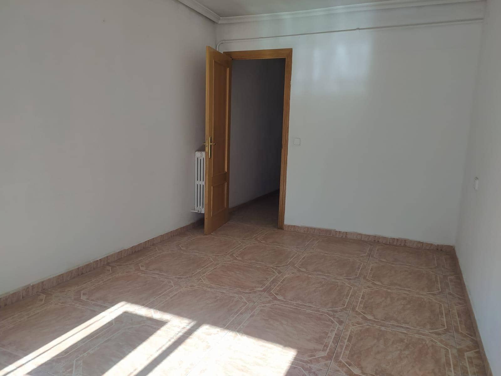 3 soverom Leilighet til salgs i Ponferrada - € 48 000 (Ref: 2733913)