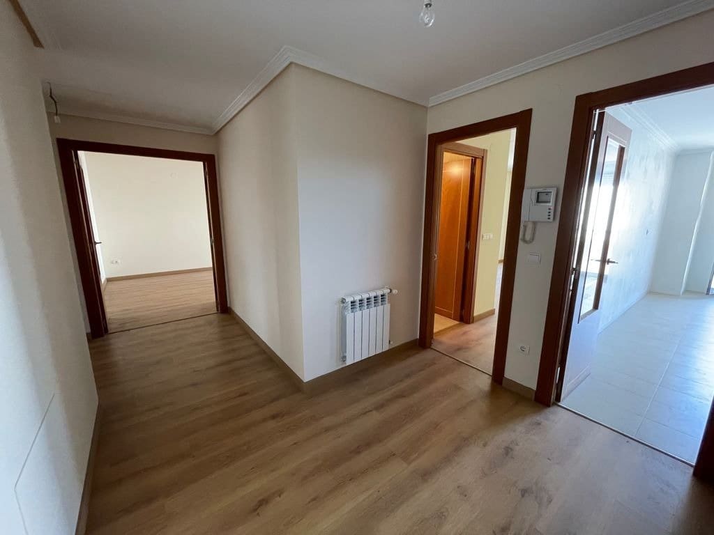 3 soveværelse Lejlighed til salg i Ponferrada - € 190.000 (Ref: 3604423)