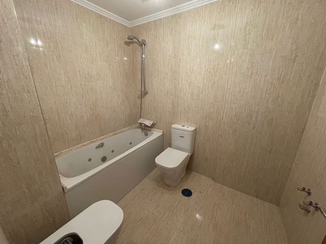 3 sypialnia Mieszkanie na sprzedaż w Ponferrada - 190 000 € (Ref: 3604423)