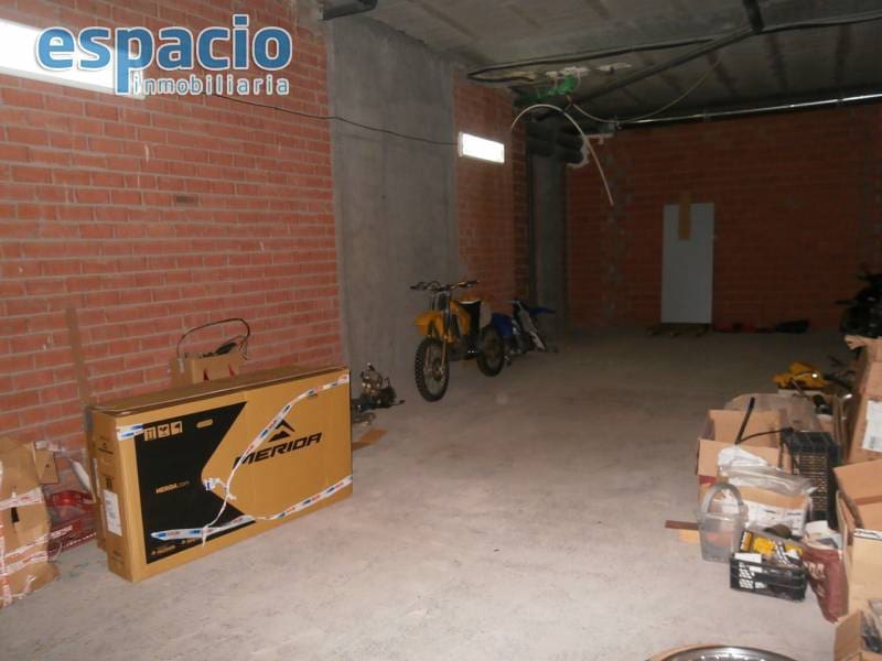 Commercieel te huur in Ponferrada - € 500 (Ref: 3604444)