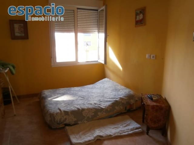 5 soveværelse Lejlighed til salg i Ponferrada - € 119.000 (Ref: 3604470)