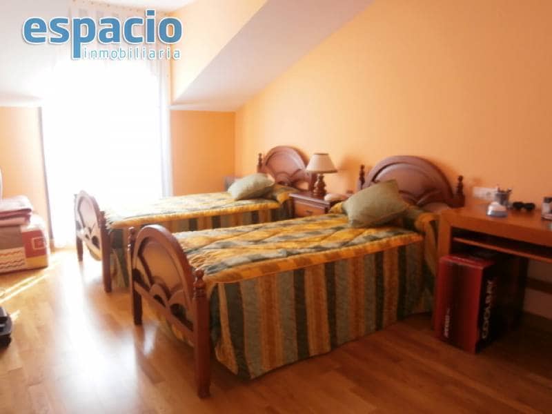 3 bedroom Terraced Villa for sale in Arganza with garage - € 150,000 (Ref: 3604490)