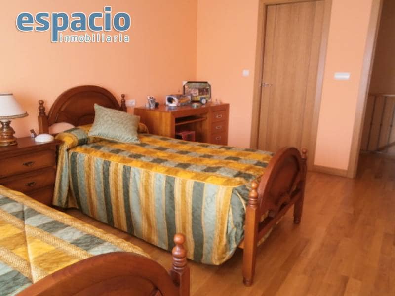 3 bedroom Terraced Villa for sale in Arganza with garage - € 150,000 (Ref: 3604490)