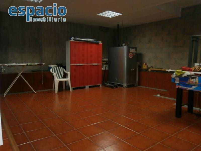 3 bedroom Terraced Villa for sale in Arganza with garage - € 150,000 (Ref: 3604490)