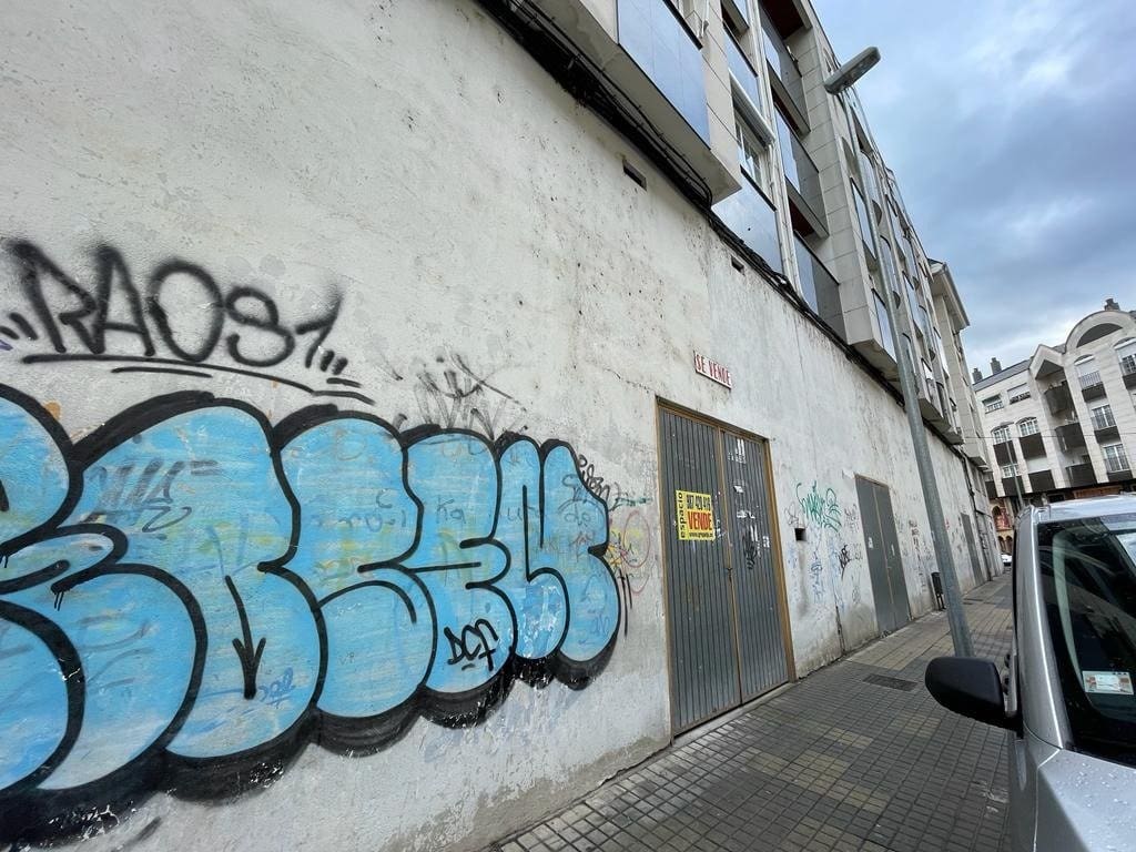 Erhverv til salg i Ponferrada - € 60.000 (Ref: 3604492)