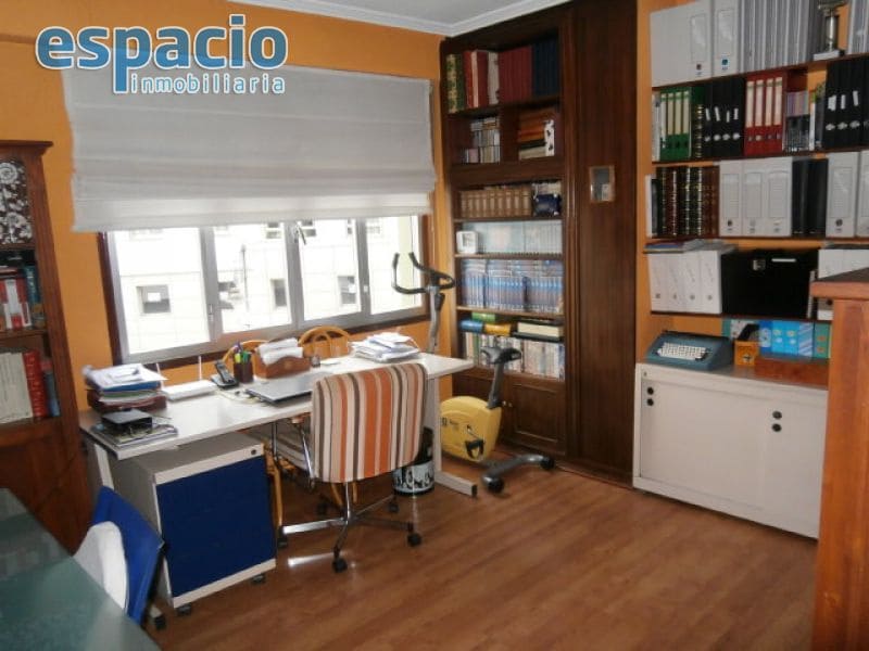 4 bedroom Flat for sale in Ponferrada - € 260,000 (Ref: 3604497)