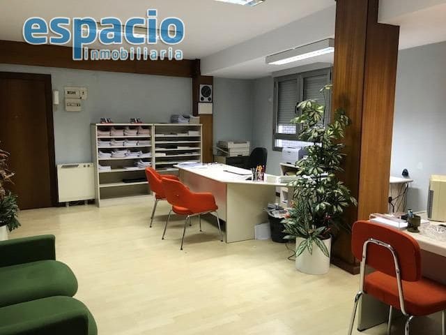 Biuro do wynajęcia w Ponferrada - 390 € (Ref: 3690642)