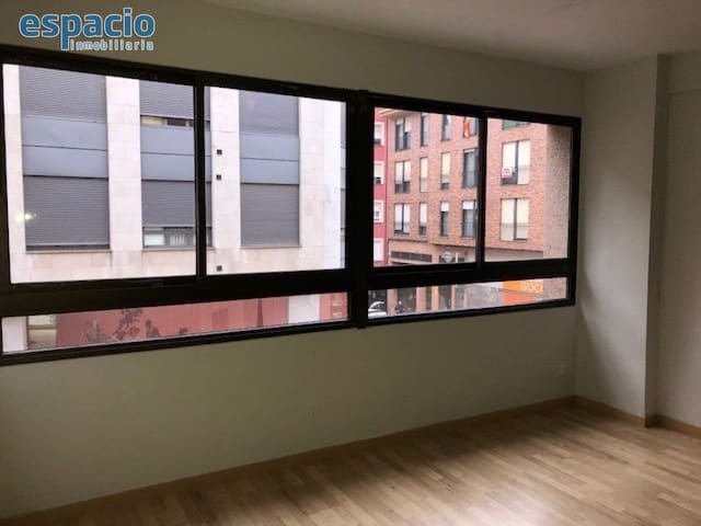Kontor til leje i Ponferrada - € 250 (Ref: 3803848)