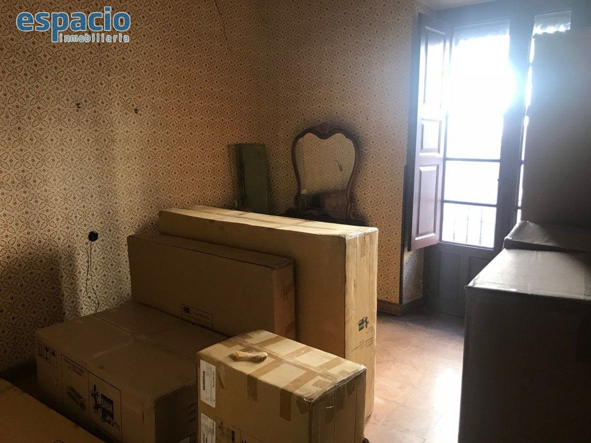 4 soverom Leilighet til salgs i Ponferrada - € 100 000 (Ref: 3922456)