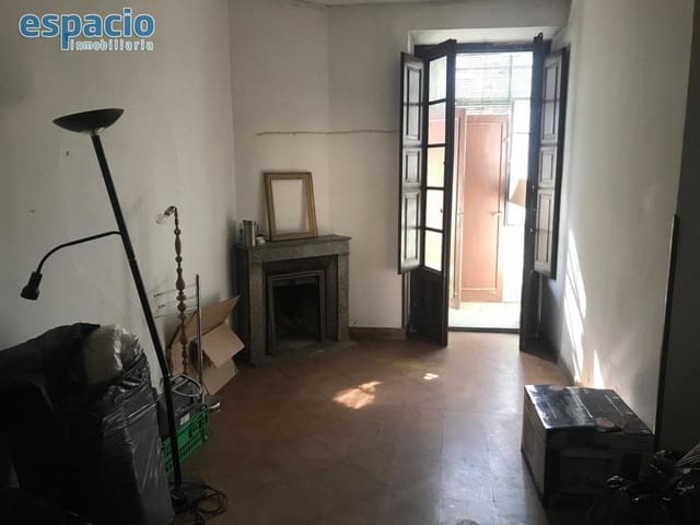 4 slaapkamer Flat te koop in Ponferrada - € 100.000 (Ref: 3922456)