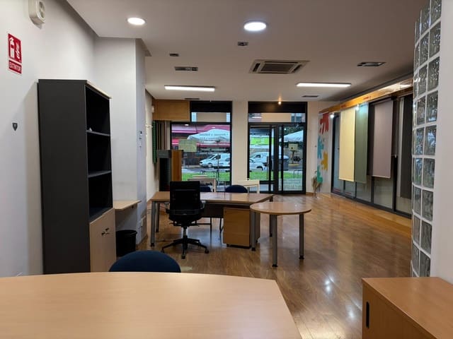 Commercial for rent in Ponferrada - € 600 (Ref: 3988625)