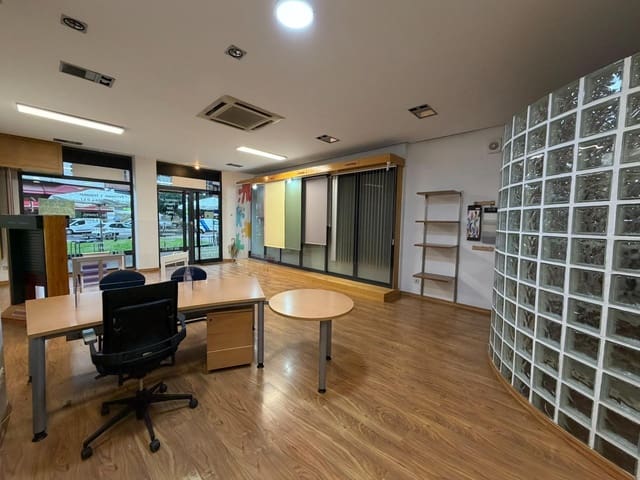 Erhverv til leje i Ponferrada - € 600 (Ref: 3988625)