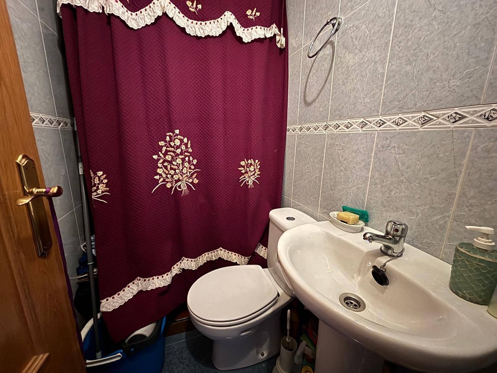 4 soveværelse Rækkehus til salg i Ponferrada med garage - € 400.000 (Ref: 3992827)