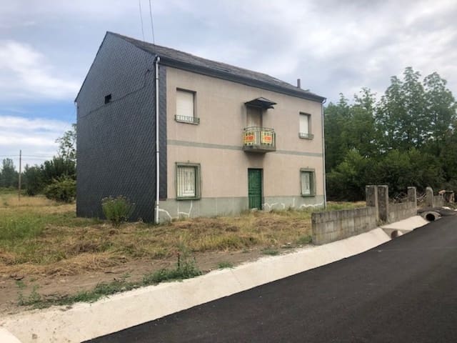 4 soveværelse Finca/Landehus til salg i Villadepalos, Carracedelo - € 80.000 (Ref: 4130720)