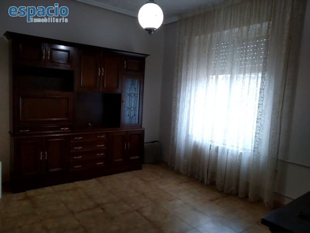 3 slaapkamer Flat te koop in Ponferrada - € 65.000 (Ref: 4329670)