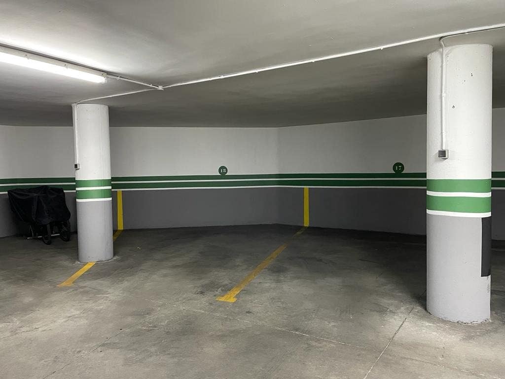 5 soveværelse Lejlighed til salg i Ponferrada med garage - € 205.000 (Ref: 4388977)