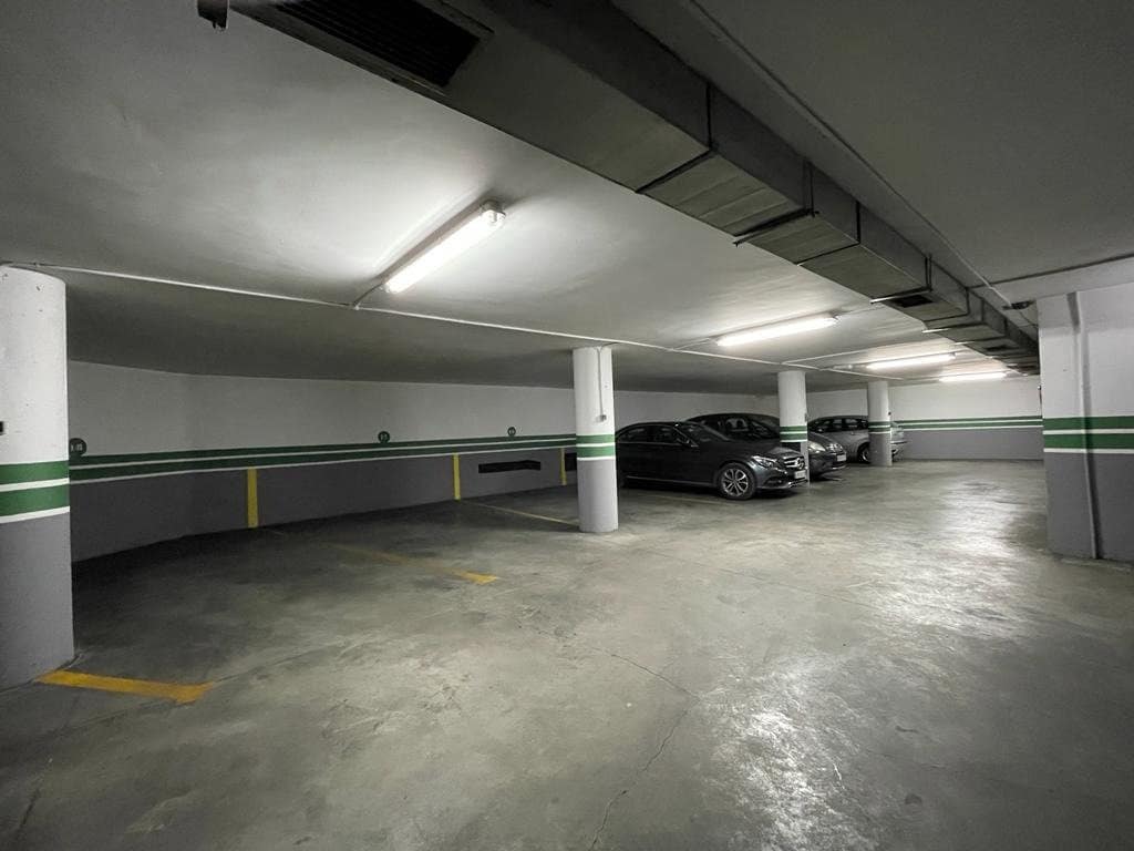 5 soveværelse Lejlighed til salg i Ponferrada med garage - € 205.000 (Ref: 4388977)