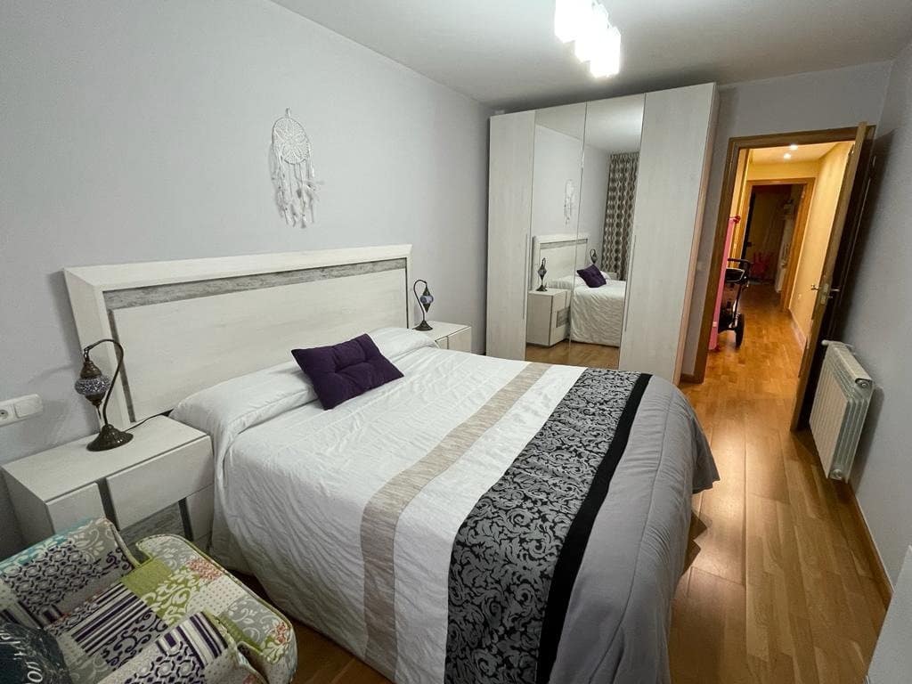 5 soveværelse Lejlighed til salg i Ponferrada med garage - € 205.000 (Ref: 4388977)