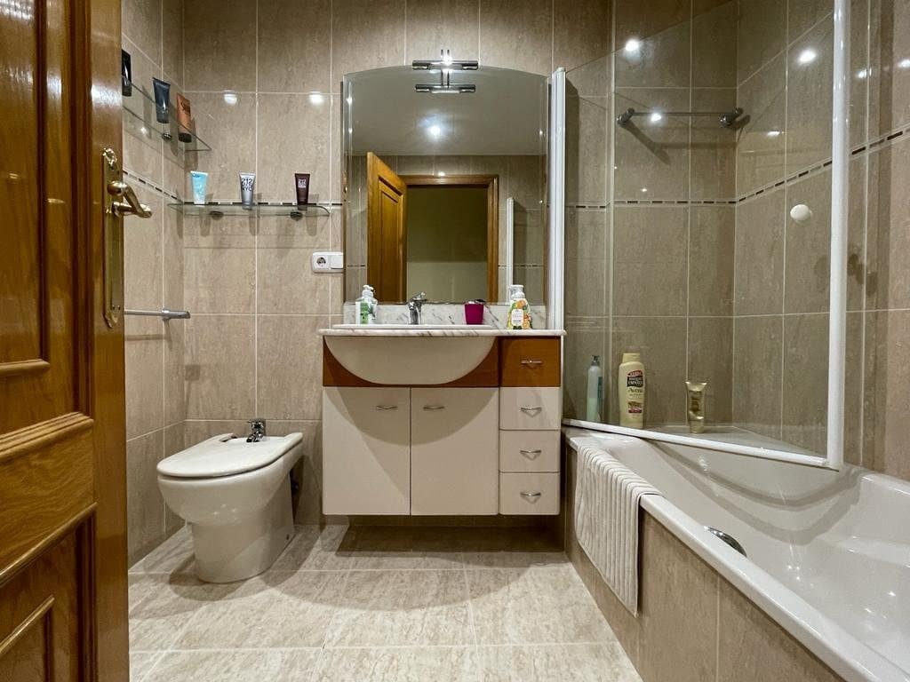 5 soveværelse Lejlighed til salg i Ponferrada med garage - € 205.000 (Ref: 4388977)