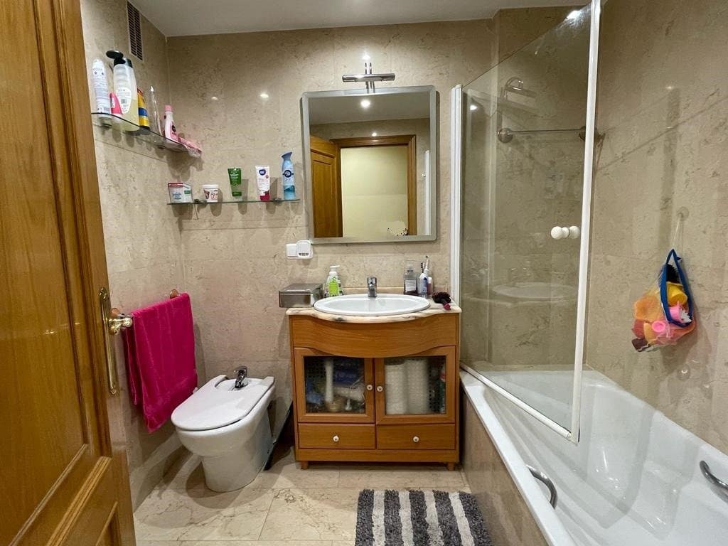 5 soveværelse Lejlighed til salg i Ponferrada med garage - € 205.000 (Ref: 4388977)