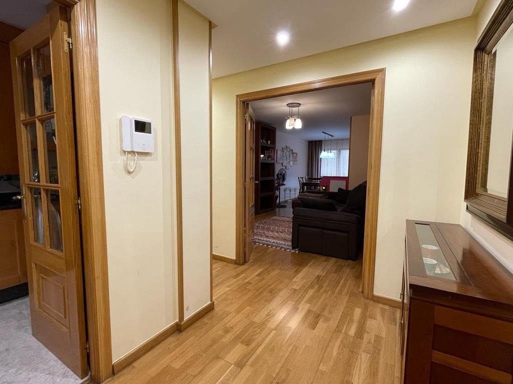 5 soveværelse Lejlighed til salg i Ponferrada med garage - € 205.000 (Ref: 4388977)