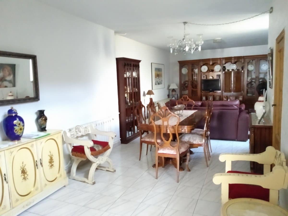 6 soveværelse Finca/Landehus til salg i Cacabelos - € 126.000 (Ref: 4639802)