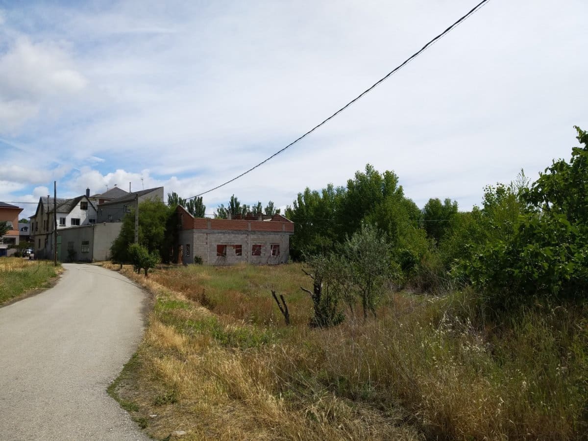 6 soveværelse Finca/Landehus til salg i Cacabelos - € 126.000 (Ref: 4639802)