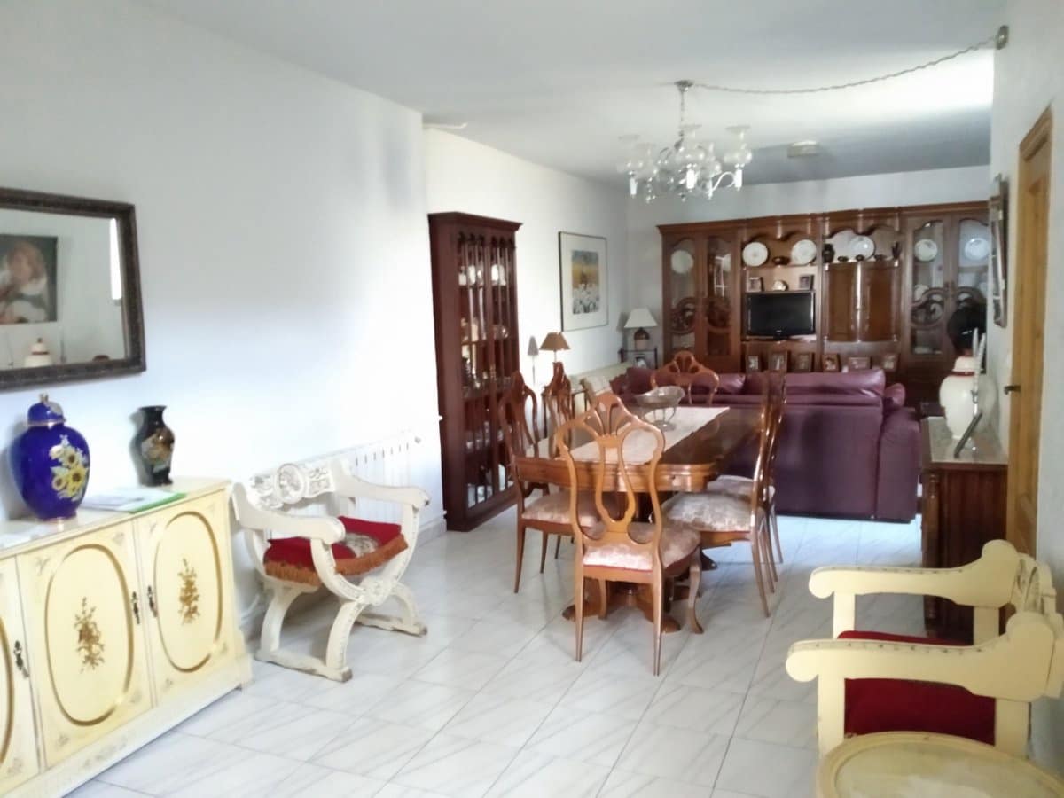 6 bedroom Finca/Country House for sale in Cacabelos - € 126,000 (Ref: 4639802)