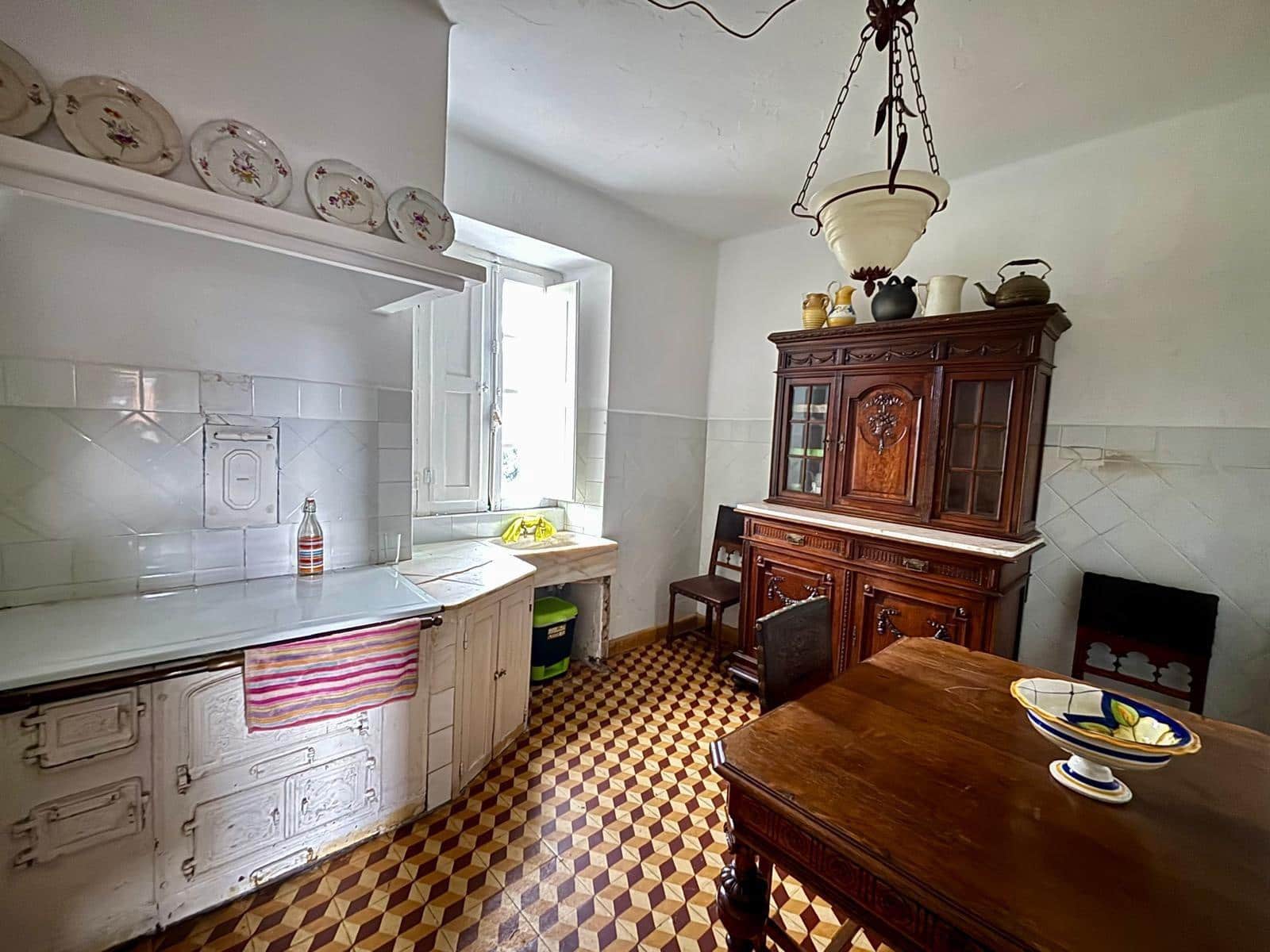 6 bedroom Finca/Country House for sale in Cacabelos - € 126,000 (Ref: 4639802)