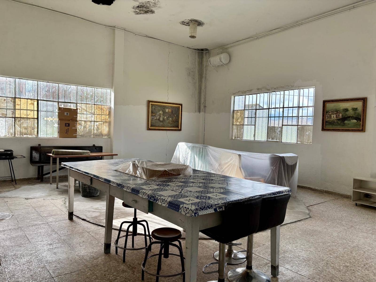 6 bedroom Finca/Country House for sale in Cacabelos - € 126,000 (Ref: 4639802)