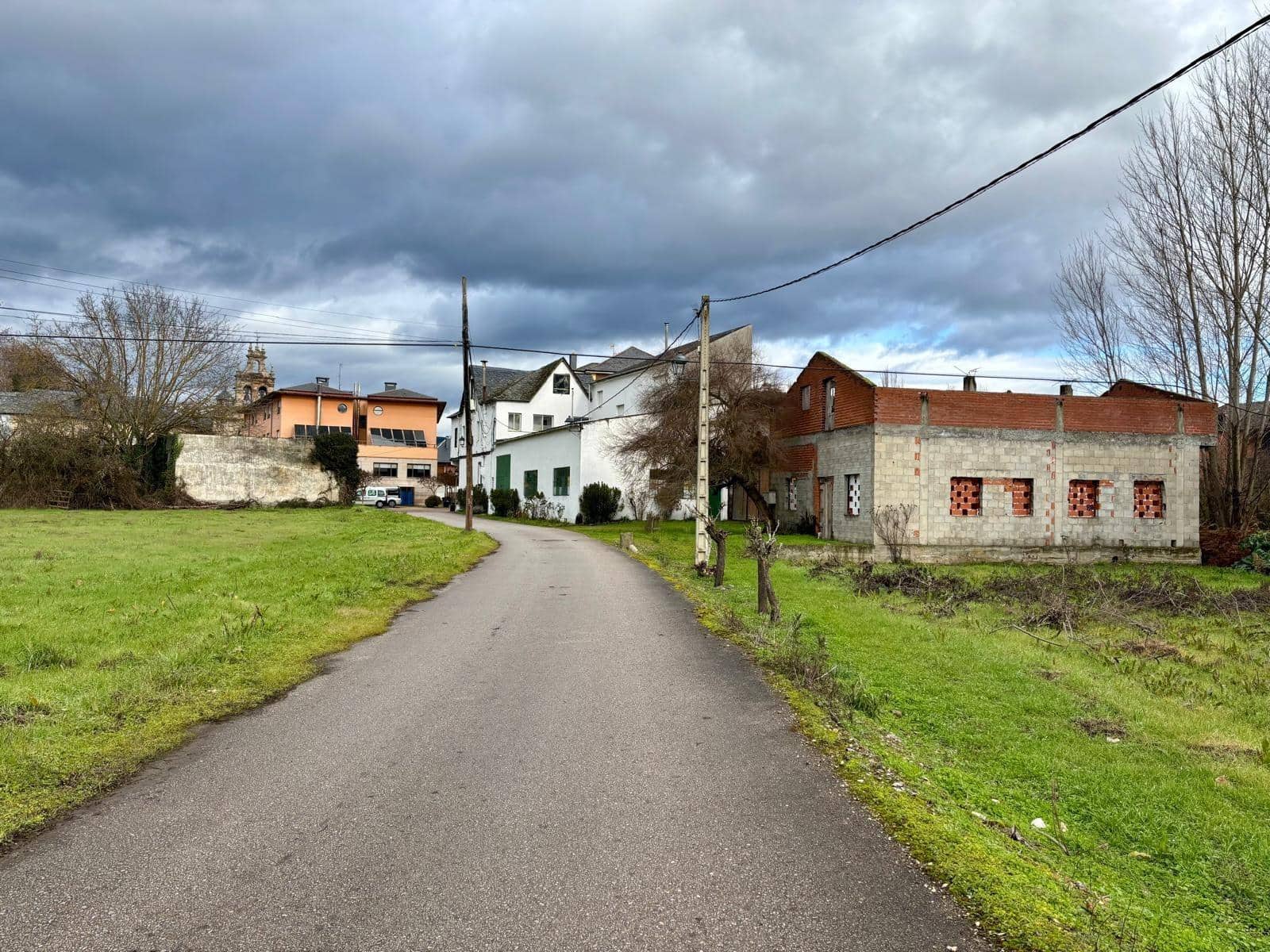 6 bedroom Finca/Country House for sale in Cacabelos - € 126,000 (Ref: 4639802)