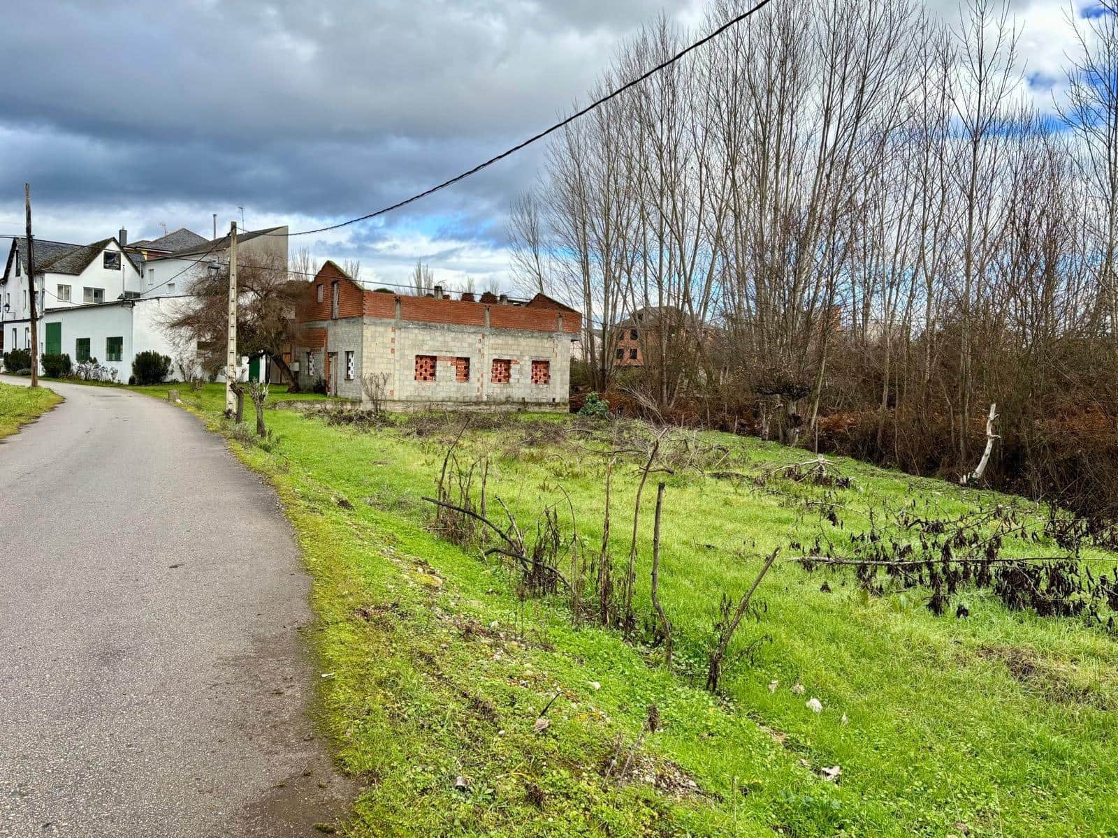 6 bedroom Finca/Country House for sale in Cacabelos - € 126,000 (Ref: 4639802)