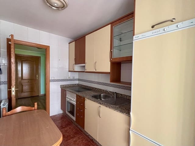 2 makuuhuone Huoneisto vuokrattavana paikassa Ponferrada mukana 
autotalli - 430 € (Ref: 4722193)
