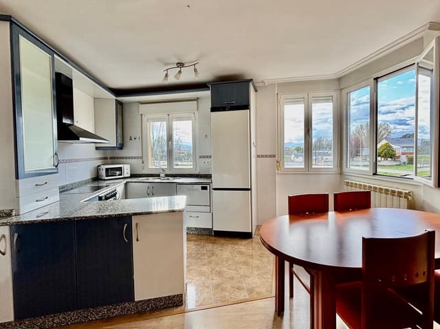 3 bedroom Townhouse for sale in Camponaraya with garage - € 119,500 (Ref: 5418391)