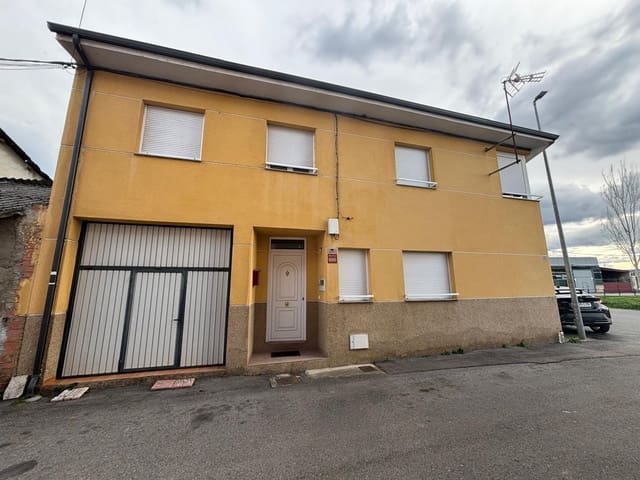 3 bedroom Townhouse for sale in Camponaraya with garage - € 119,500 (Ref: 5418391)