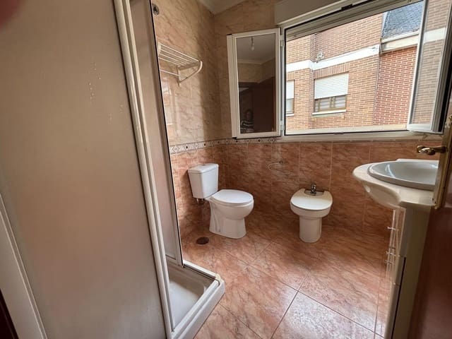 3 bedroom Townhouse for sale in Camponaraya with garage - € 119,500 (Ref: 5418391)