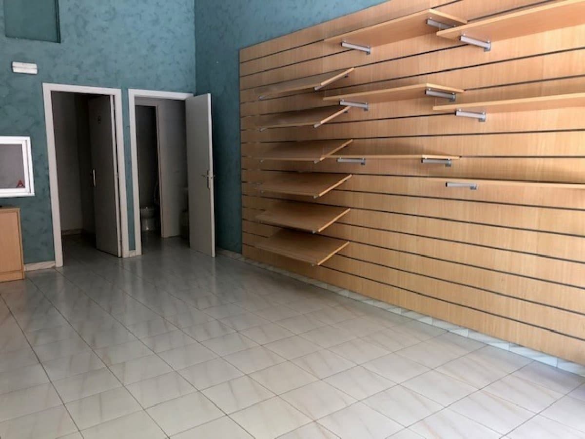 Commercieel te huur in Ponferrada - € 350 (Ref: 6175499)