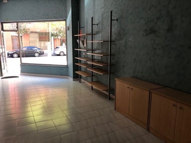 Commercieel te huur in Ponferrada - € 350 (Ref: 6175499)