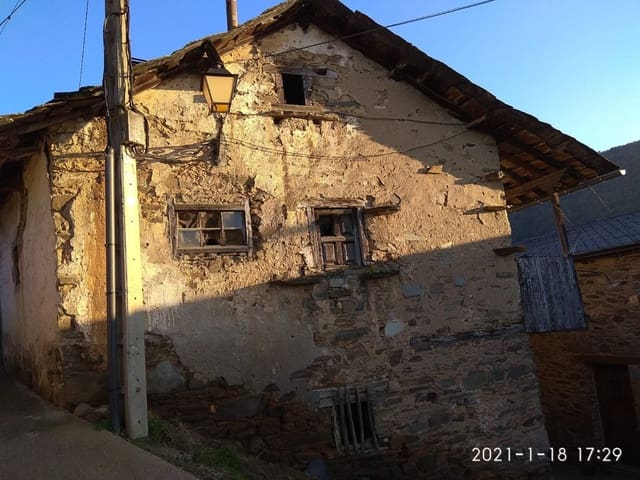 3 soveværelse Finca/Landehus til salg i Toral de Merayo, Ponferrada - € 49.000 (Ref: 6175525)