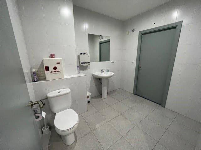 Erhverv til leje i Ponferrada - € 1.650 (Ref: 6175532)
